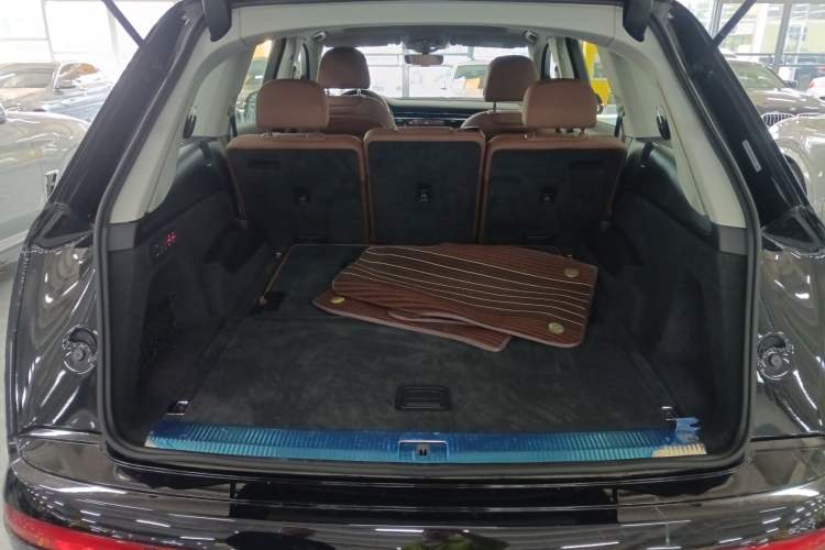 Used Audi Q7 2021 55 TFSI quattro S line Sport model