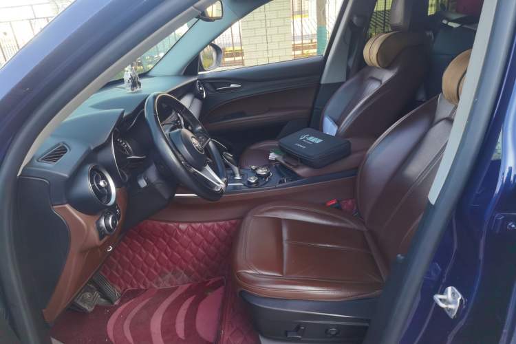 Used Alfa Romeo Stelvio 2017 2.0T 200HP Luxury Edition
