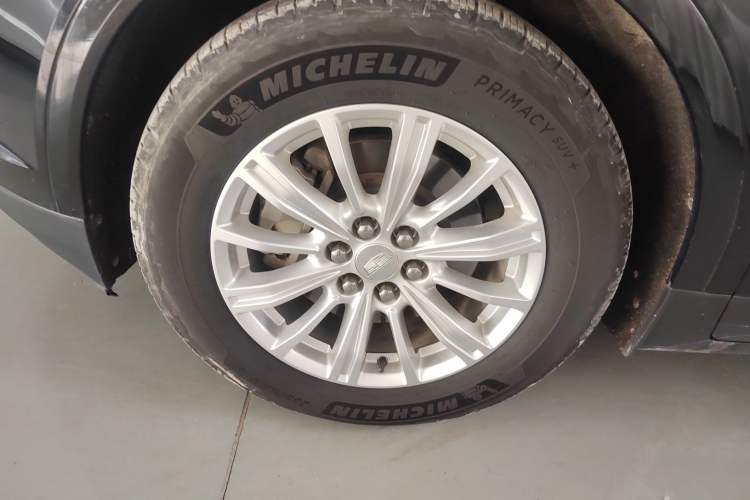 Used Cadillac XT5 2018 28E Four-Wheel Drive Tech Version Left Front Wheel Hub