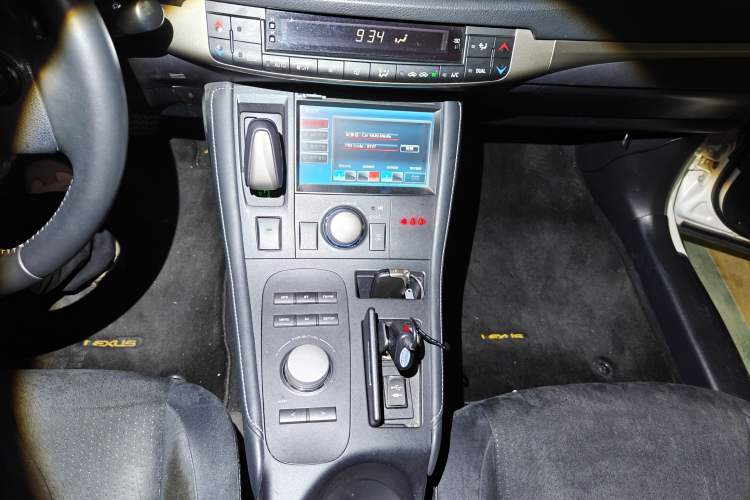 Used Lexus CT 2014 CT200h Elite Edition Monochrome Gear Lever
