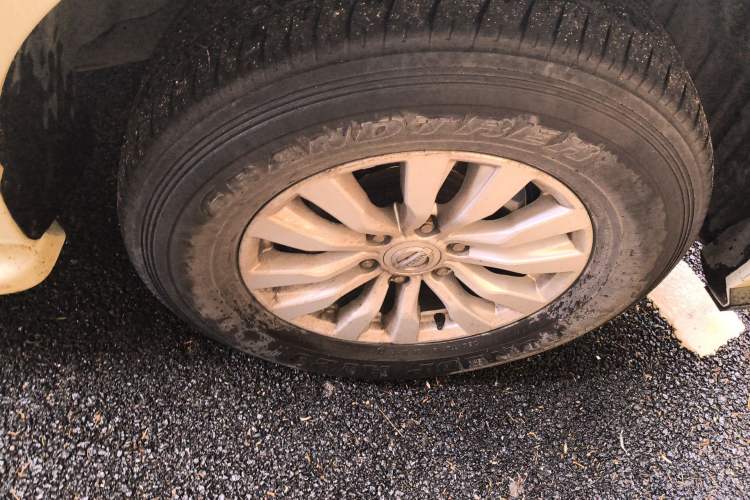 Used Nissan Patrol 2018 4.0L LinkedIn Edition Right Front Wheel Hub