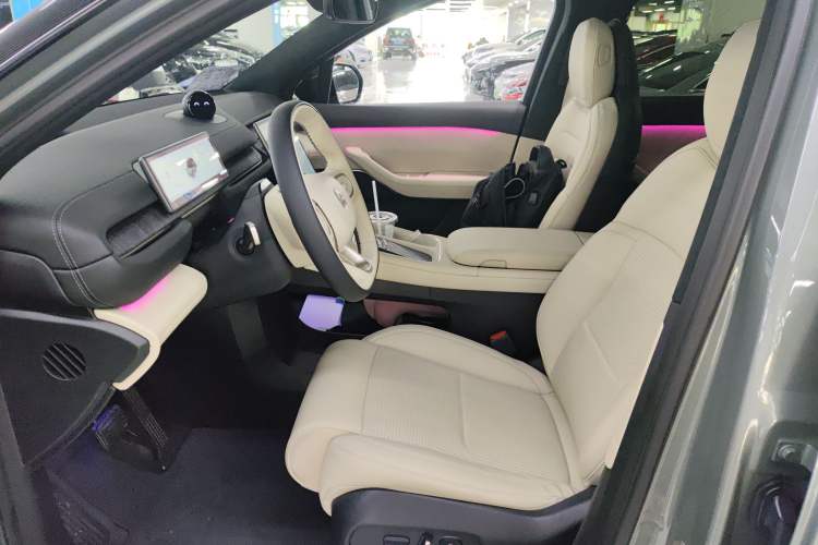 Used Nio ES6 2023 75 kWh Left Front Seat