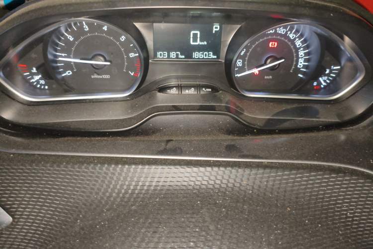 Used Peugeot 2008 2014 1.6L Automatic Fashion Edition
