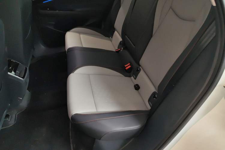 Used Volkswagen ID.7 VIZZION 2024 AIR model Left Rear Seat
