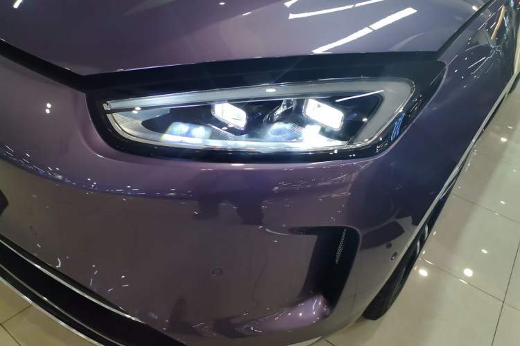 Used Hima AITO M5 2025 Extended-Range Ultra All-Wheel-Drive Version Left Front Headlight