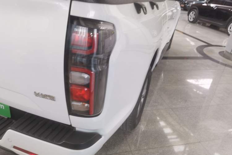 Used Great Wall Poer 2023 2.0T Commercial Version Automatic Diesel Two-Wheel Drive Elite Standard Box GW4D20M