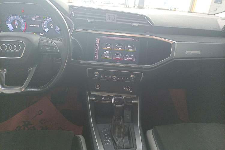 Used Audi Q3 2021 35 TFSI Fashion Dynamic Model
