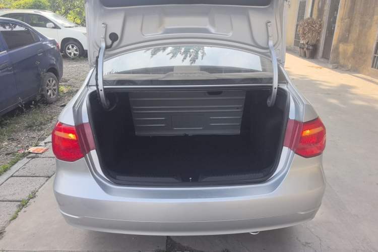 Used Volkswagen Jetta 2015 Value Edition 1.6L Manual Fashionable Style
