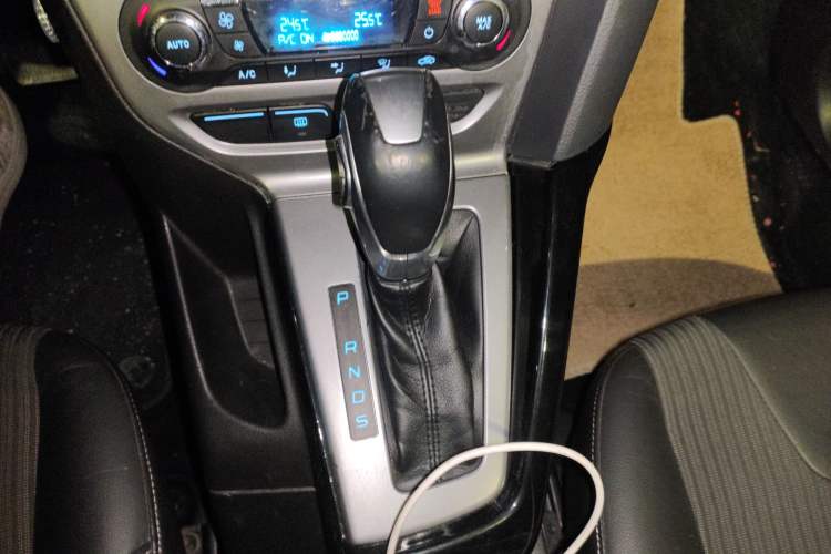 Used Ford Focus 2012 Sedan 1.6L Automatic Fashion Edition