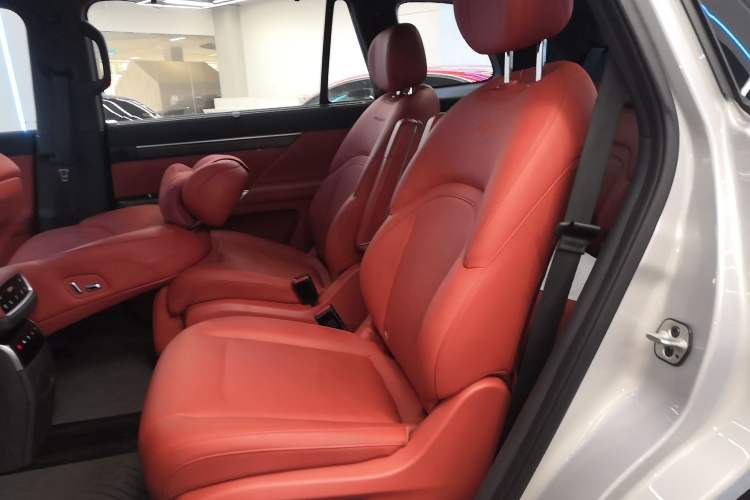 Used Dongfeng eπ eπ008 2024 636Max All-Electric Version 6 Seats
