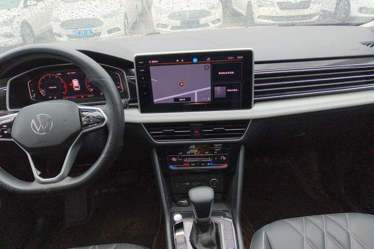 Used Volkswagen Tiguan L 2023 300TSI Automatic Two-Wheel Drive Smart Edition Audio And AC Panel