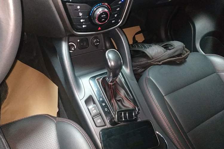Used CHANGAN CS75 2016 1.8T Automatic Elite Model China V Standard Gear Lever