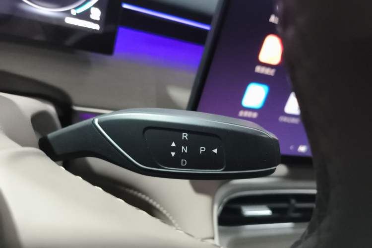 Used Chery Tiggo 8 PLUS C-DM 2025 1.5T 116 km Prestige Version 5 Seats
