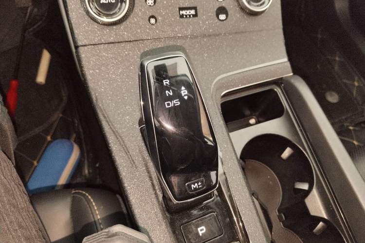 Used Bestune B70 2022 Third Generation 1.5T Automatic Enjoyment Version Gear Lever