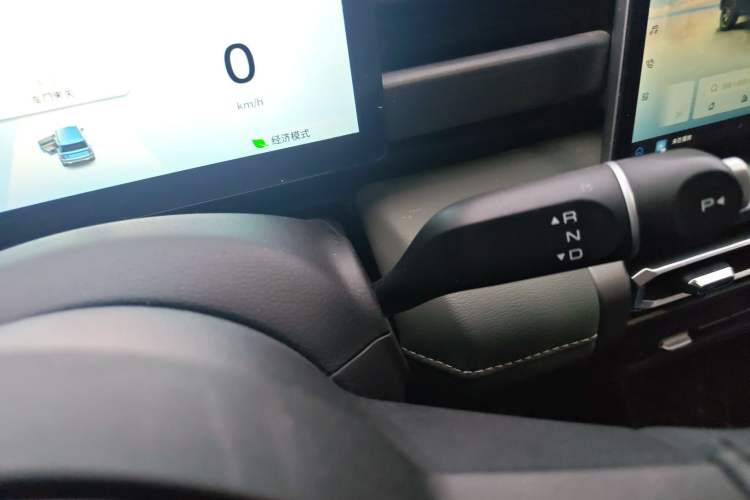 Used Baojun Spark EUV 2024 Prestige Edition 4 Seats Gear Lever