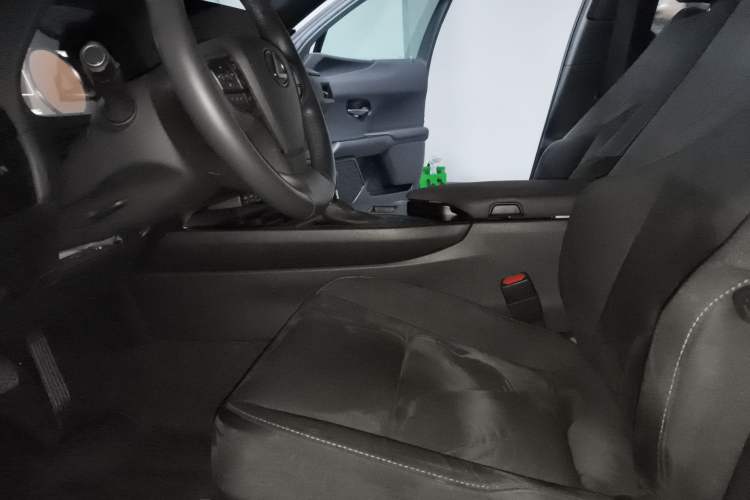 Used Lexus UX 2022 260h Explore-Cool Edition
