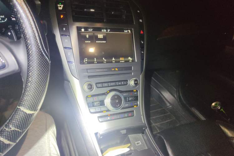 Used Lincoln MKZ 2017 2.0T Luxury Edition Audio And AC Panel