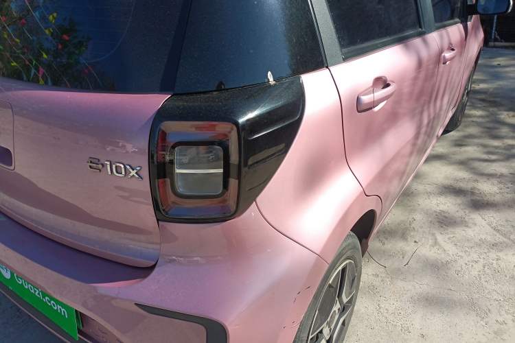 Used SOL E10X 2022 Flower Fairy Design Four-Leaf Clover Right Rear Taillight