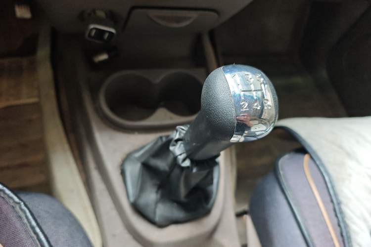 Used Wuling Hongguang 2014 1.2L Standard Model China IV Gear Lever