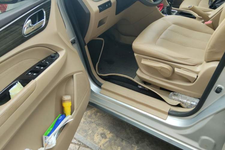 Used Baojun 730 2016 1.5T Manual Comfort Version 7 Seats
