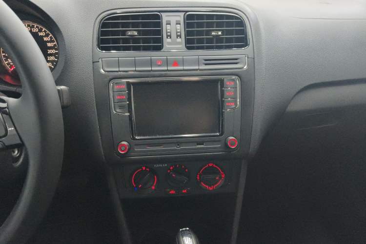 Used Volkswagen Polo 2016 1.4L Automatic Trendy Model Audio And AC Panel