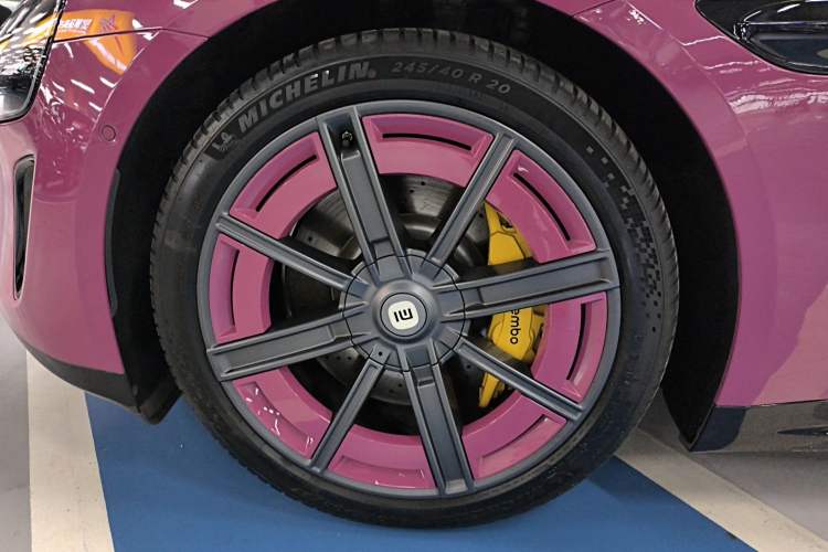 Used Xiaomi Auto SU7 2024 Four-Wheel Drive Ultra-Long Range Advanced Intelligent Driving Max Edition Left Front Wheel Hub