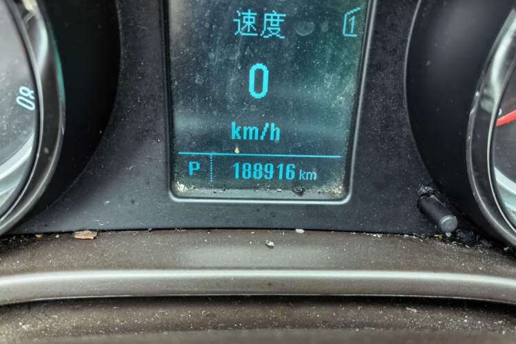 Used Buick Regal 2012 2.0L Luxury Edition Odometer Close Up