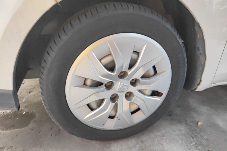 Used Baojun 730 2016 Revised 1.5L Manual Standard Version 7 Seats China V Emission Standard Exterior 7