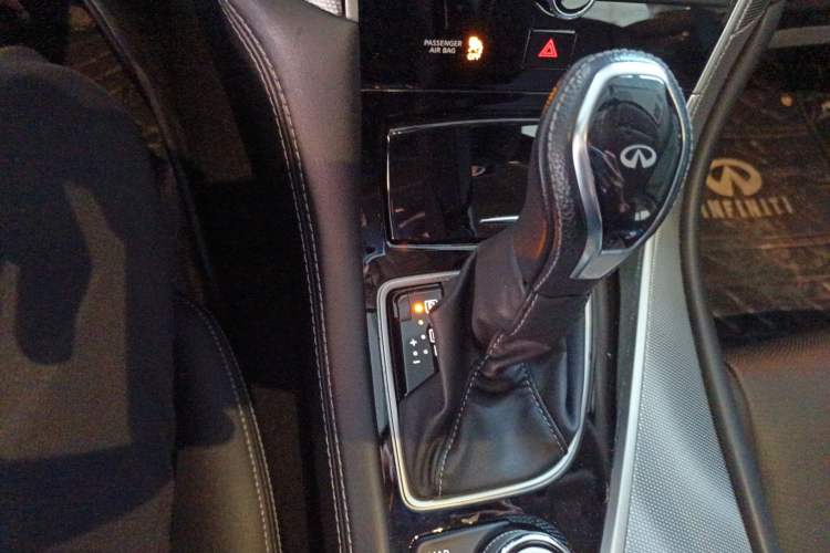 Used Infiniti Q50L 2018 2.0T Enjoyment Version China V Standard
