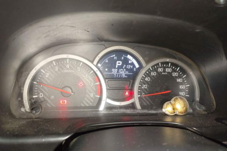 Used Suzuki Jimny 2015 1.3 AT JLX Odometer Close Up