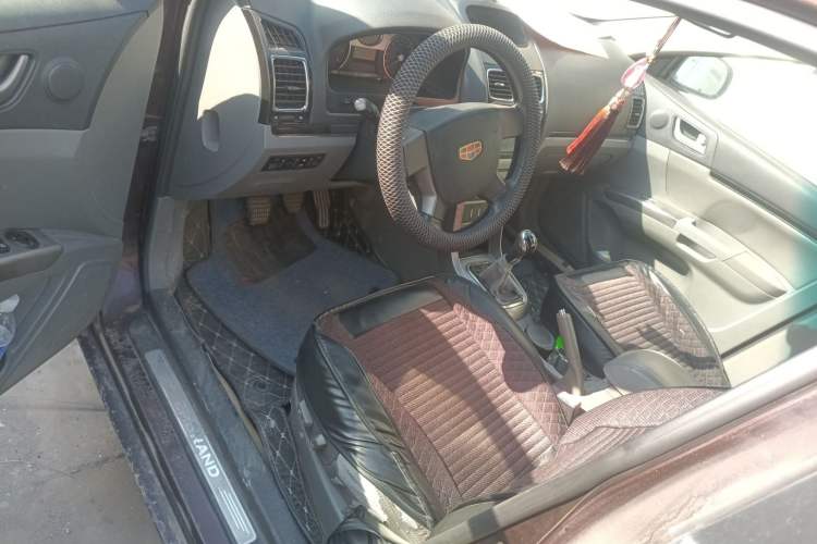 Used Geely Auto Classic Emgrand 2012 Hatchback 1.5L Manual Chao Yue Model Driver Seat