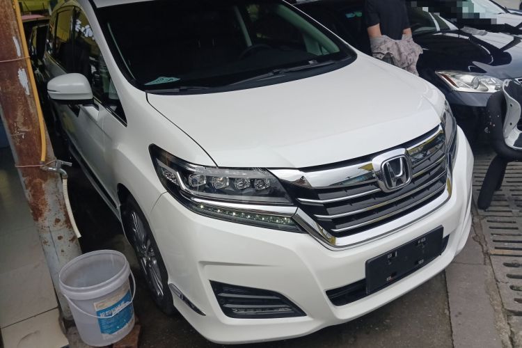 Used Honda Elysion 2016 2.4L Luxury Edition Front Right 45 Deg