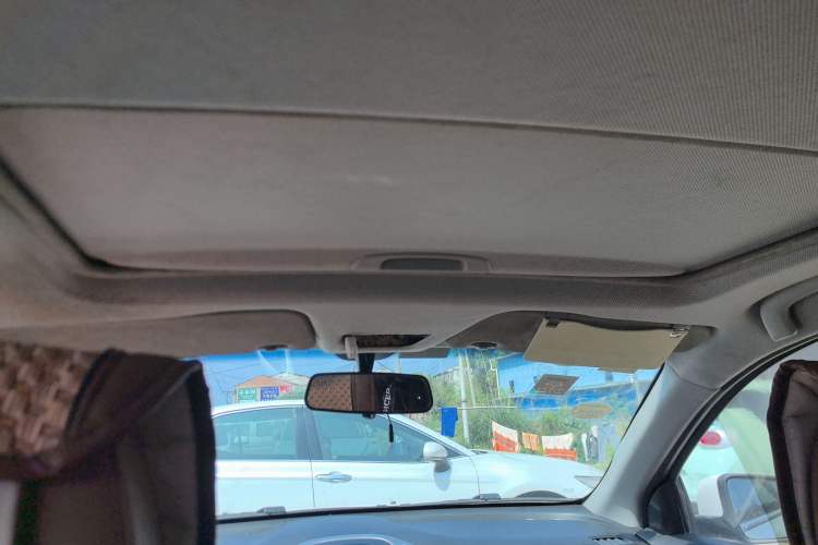 Used Baojun 610 2014 1.5L automatic luxury version Headliner