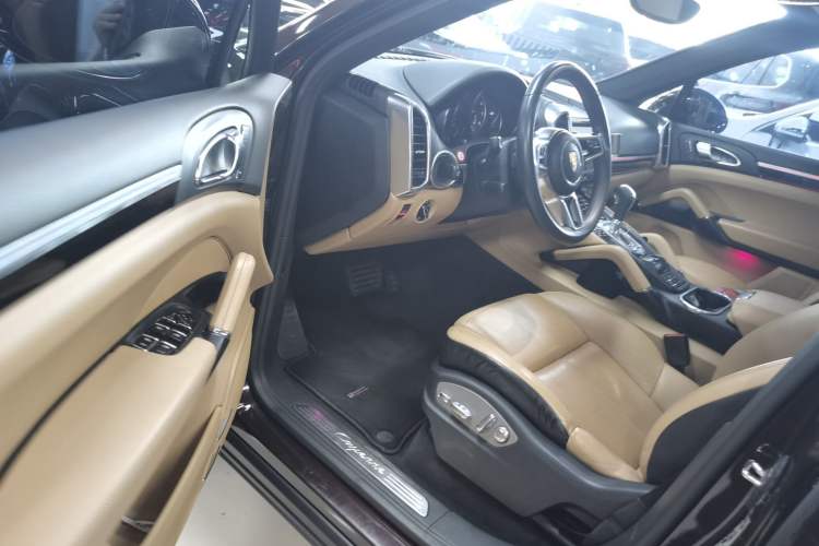 Used Porsche Cayenne 2015 3.6L automatic transmission U.S. specification Driver Seat