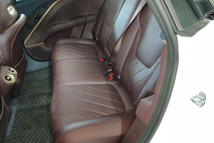 Used Avatr 11 2025 Year Updated Max Extended-Range Version Left Rear Seat