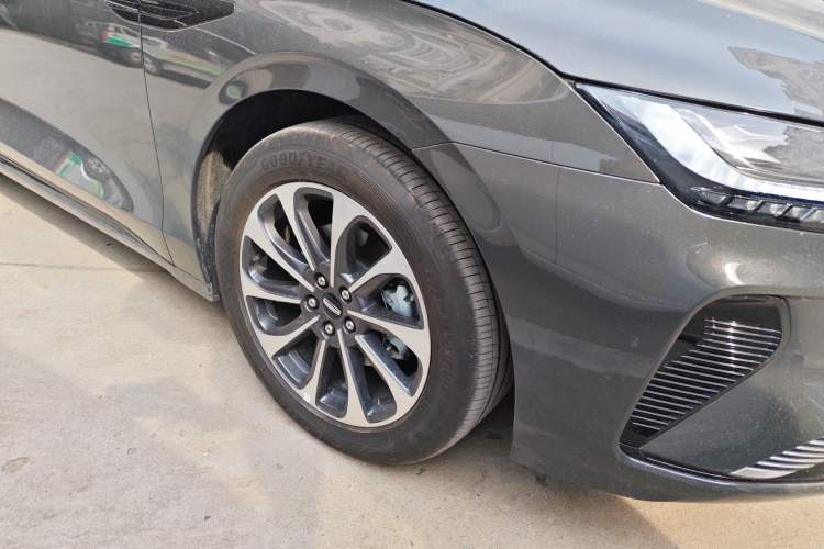 Used Lincoln Z 2025 2.0T Prestige Edition Right Front Wheel Hub