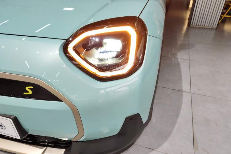 Used MINI Electric MINI ACEMAN 2024 SE Artist