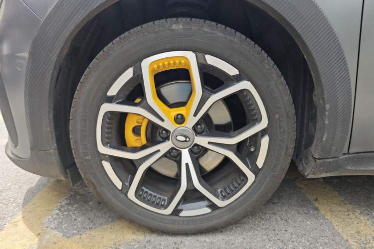 Used ORA Good Cat GT 2024 Mulan Edition 401 km Range Luxury Version 126 kW Left Front Wheel Hub