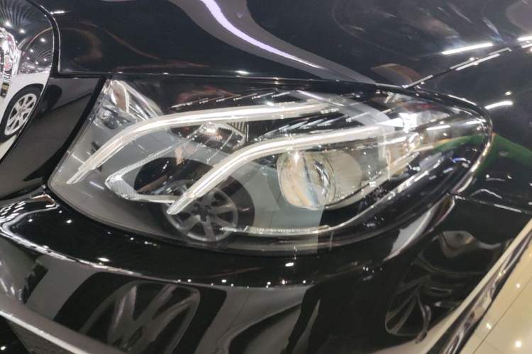 Used Mercedes-Benz E-Class 2019 Restyled E 300 L Sport Luxury Edition Left Front Headlight