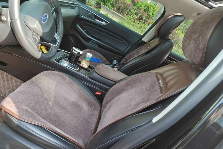 Used Ford Edge 2021 PLUS EcoBoost 245 Two-Wheel-Drive Platinum Edition 5 Seats Left Front Seat