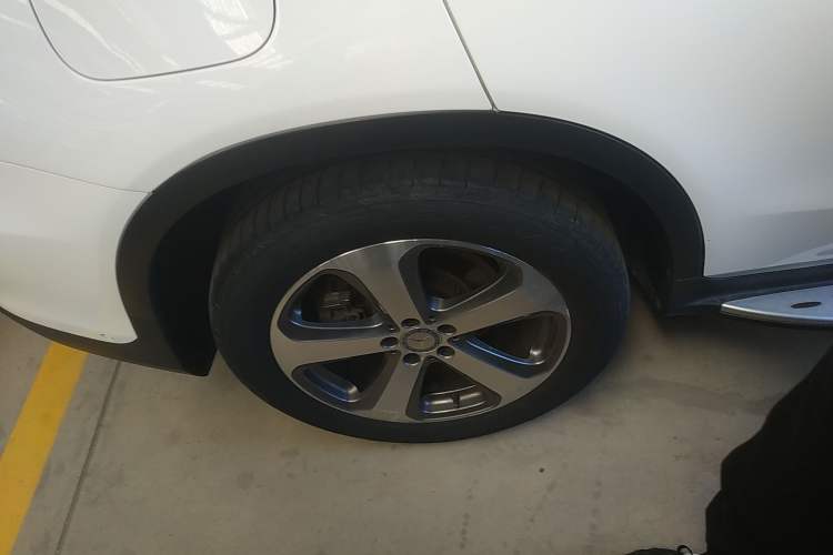 Used Mercedes-Benz GLC 2017 GLC 260 4MATIC Luxury Model Right Rear Wheel Hub