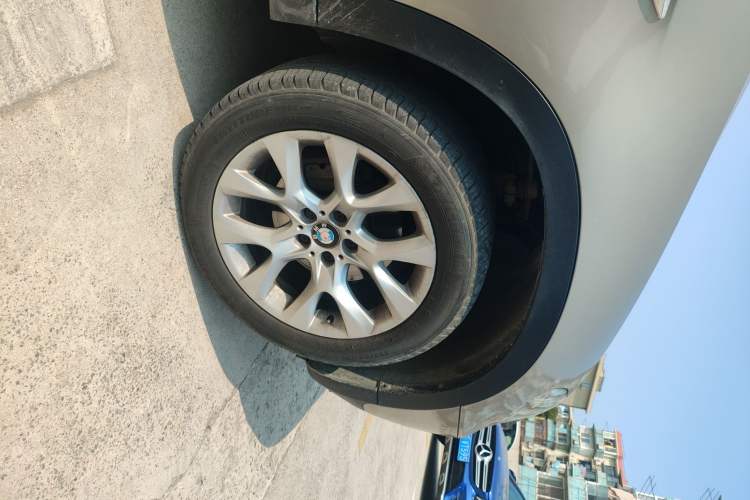 Used BMW X5 2011 xDrive35i Luxury Model
