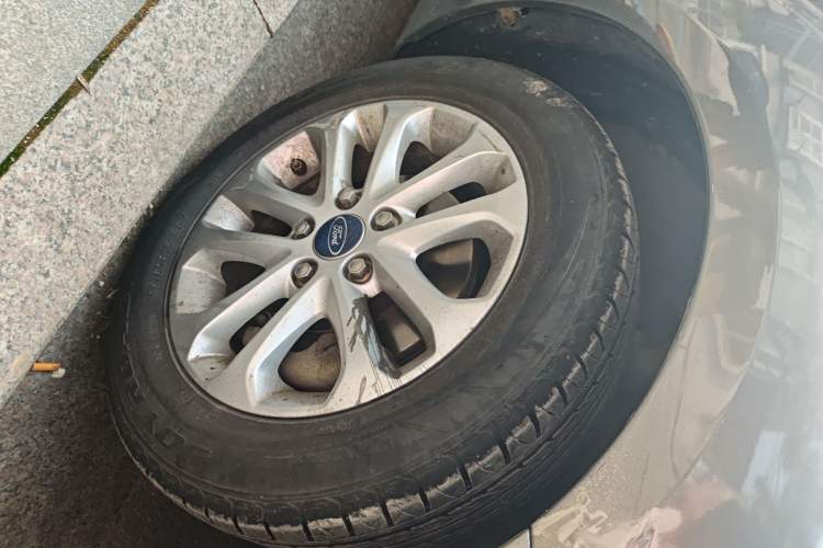 Used Ford Focus 2013 Hatchback Classic 1.8L Automatic Base Model
