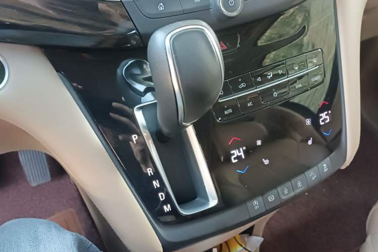 Used Buick GL8 2017 ES 28T Luxury Model China V Standard