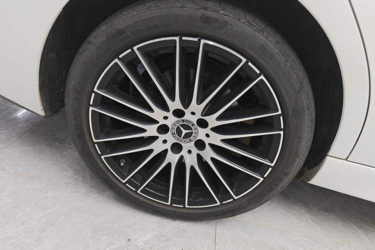 Used Mercedes-Benz C-Class 2023 C 260 L Sport Edition Right Rear Wheel Hub