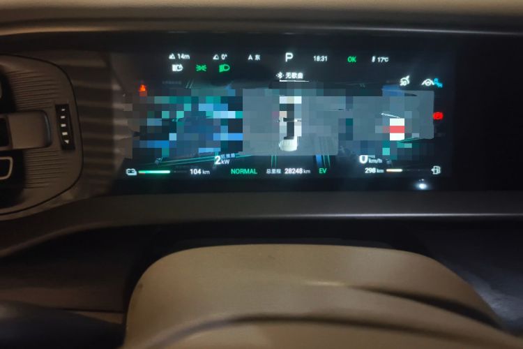 Used Denza D9 2022 DM-i 1040 Prestige Model
