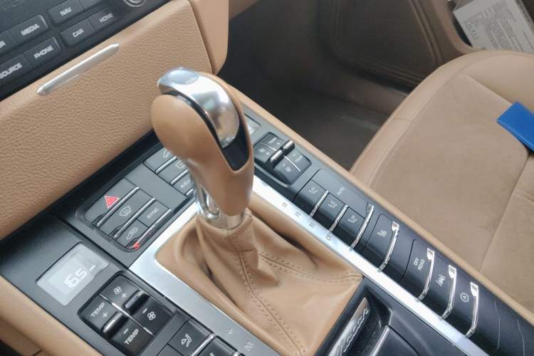Used Porsche Macan 2017 Macan 2.0T Gear Lever