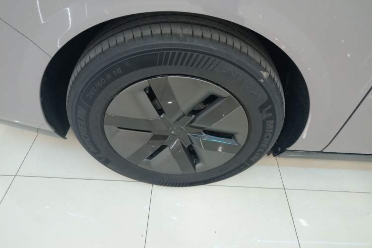 Used Li Auto MEGA 2025 Home Family Special Edition
