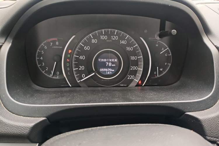 Used Honda CR-V 2016 2.0L Two-Wheel Drive Classic Edition Odometer Close Up