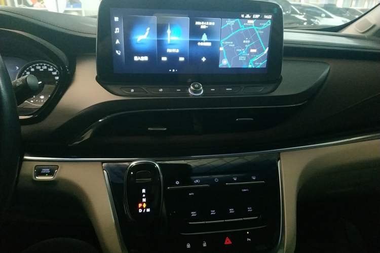 Used Buick GL8 2020 Land Business Class 652T Luxury Model
